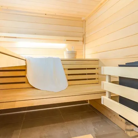 Sleeps 8 Air Con Wifi 别墅 Filipac
